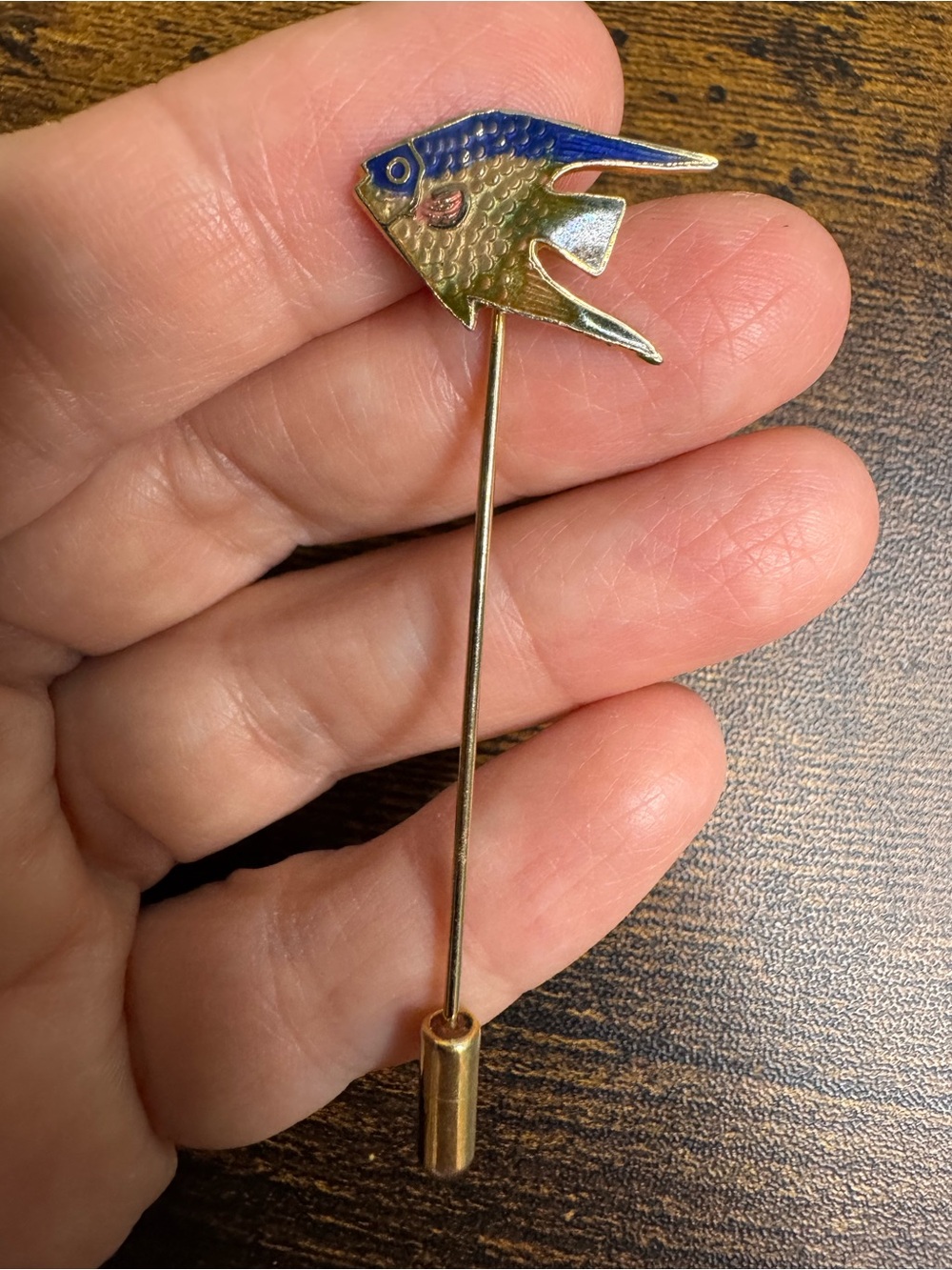 Vintage Tropical Fish Cloisonné Hat Stick Pin in Gold Tone 80’s
